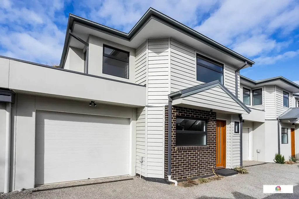 Brand New Townhouse in Prime Altona Location!