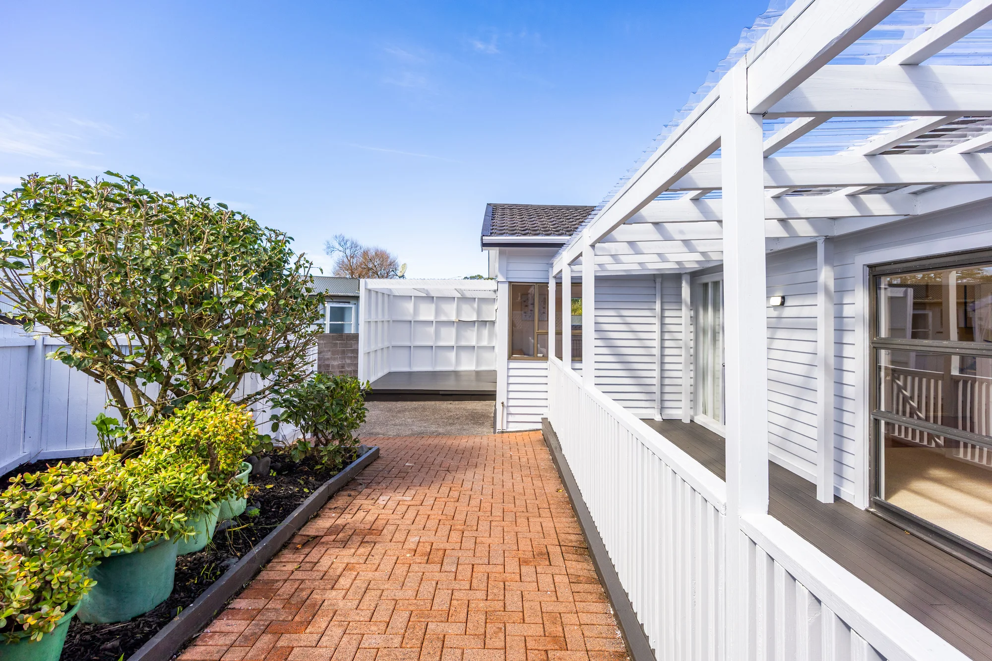 Point Chevalier 4 Bedroom Family Living Meets Lifestyle Convenience