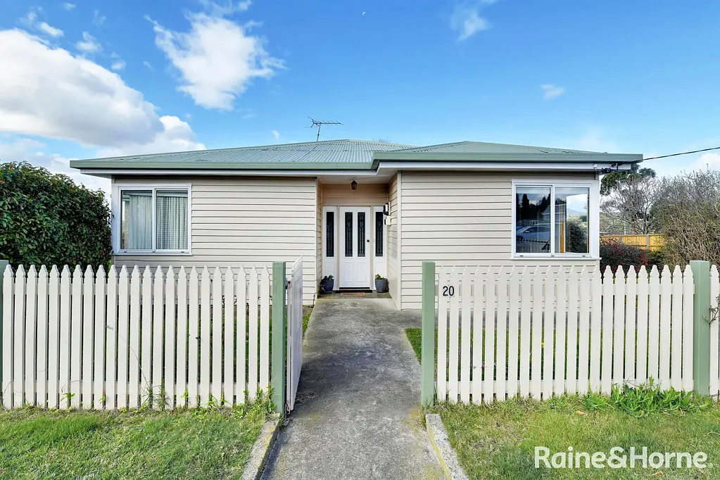 Buckland 4 Bedroom Country Living at its Finest - Room to Move