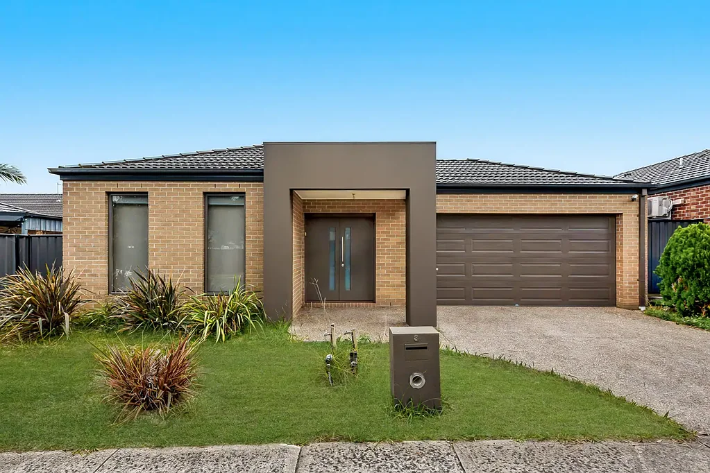 Clyde North 4房  Stylish Family Living with Dual Kitchen in the Heart of Clyde North