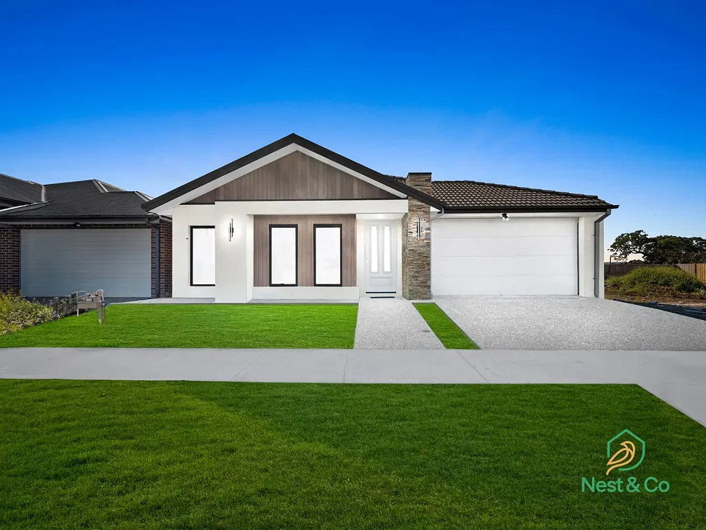 Luxury Meets Functionality in This Stunning Woodstock Home
