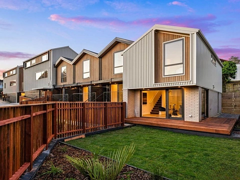 Point Chevalier 3房  Rare Garden Townhouse – First Home Buyer