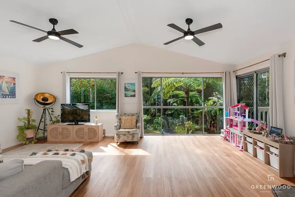 125 Kinabalu Drive, Tamborine Mountain, QLD 4272