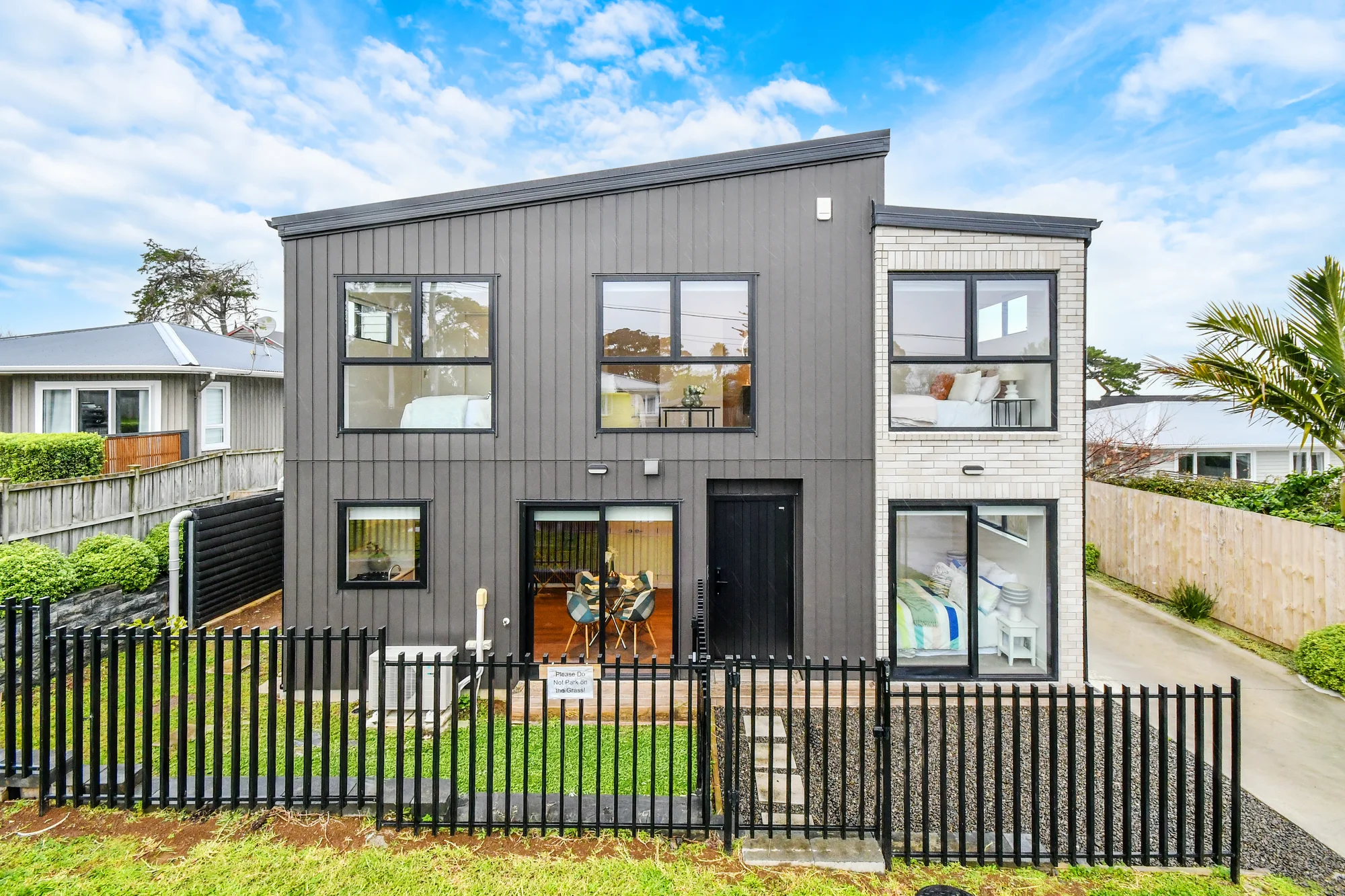 Mangere Bridge 3房  Freehold, near new townhouse, late $700,000's