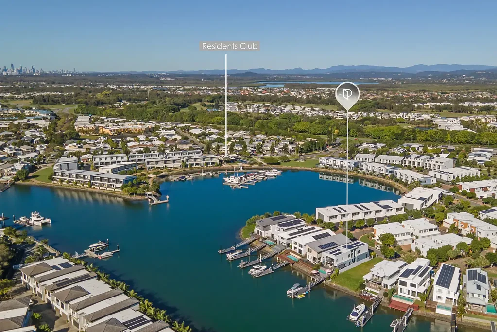 Hope Island 5ห้องนอน Waterfront Luxury in the Heart of Cova - YOU could be living here by Christmas!