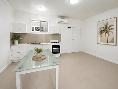 2/33 Bareena Street, Canley Vale, NSW 2166, 2房, 1浴, Flat