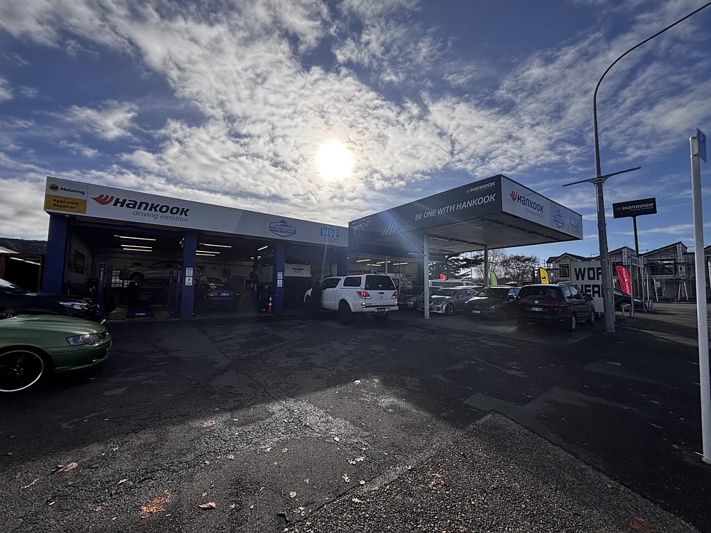 Upper Hutt Workshop with generous parking and signage