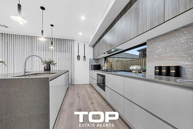 3 Carradale Road, Clyde North, VIC 3978, 5房, 4浴, House