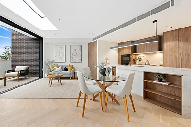 North Sydney 2Moenga Contemporary Two Bedroom + Study, Walk to Metro Station