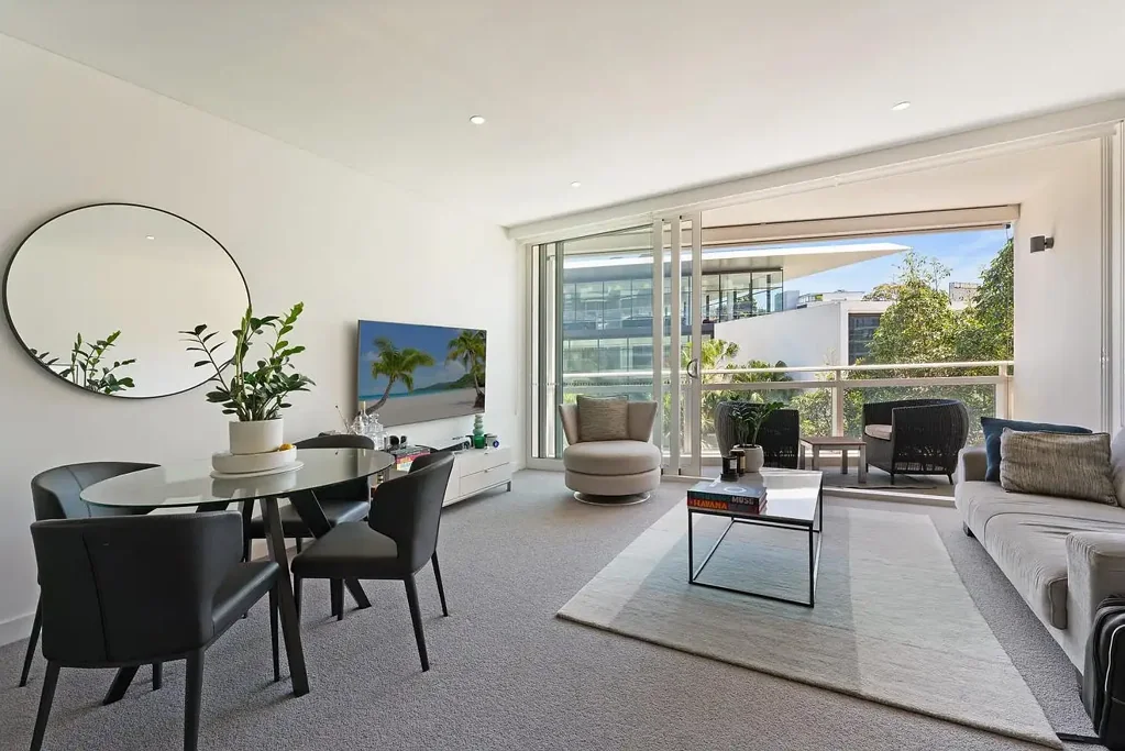 Bright One Bedroom Apartment in Advanx Building