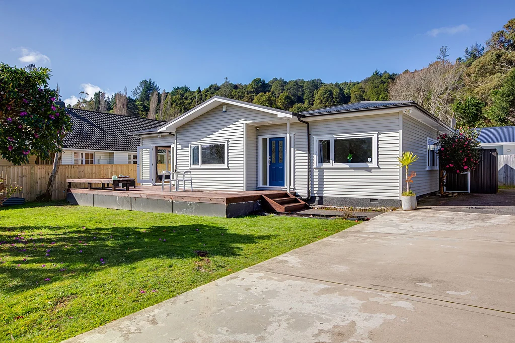 Stokes Valley 4બેડરૂમ Family Home • Great Location • School Next Door!