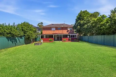 Pitt Town 3Zimmer Elegant Family Living in a Sought-After Cul-de-Sac