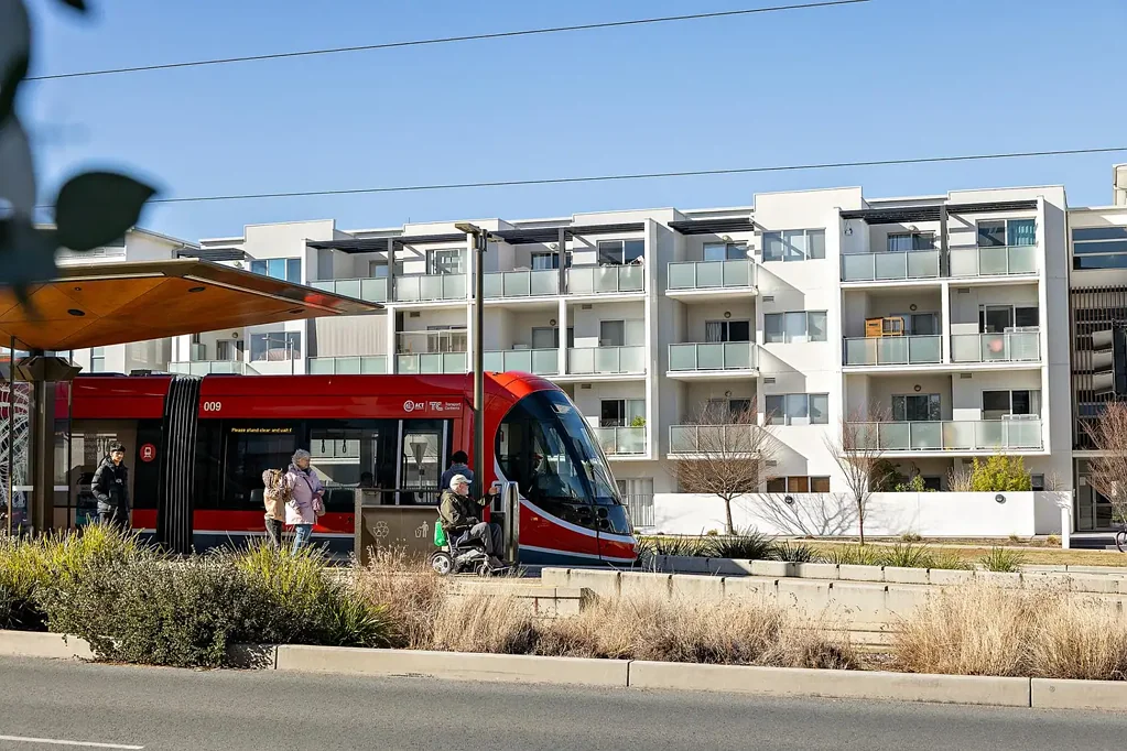 Harrison 2ਬੈੱਡਰੂਮ Low Maintenance Living with Light Rail Convenience