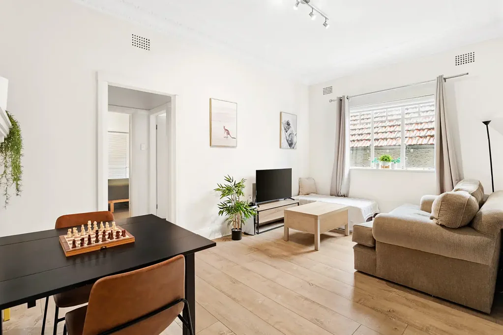 Bellevue Hill 1 Bedroom North-Facing Art Deco Apartment in Exclusive Bellevue Hill Location