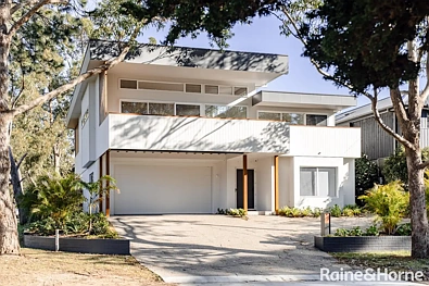 Narrawallee 4 Slaapkamer Coastal Luxury on Narrawallee Inlet