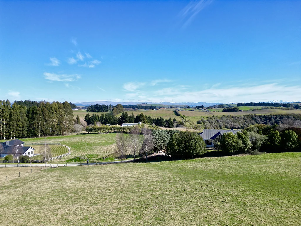 Oamaru  STUNNING - 1HA LIFESTYLE BLOCKS