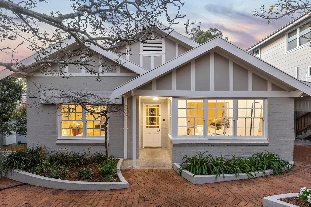 Lane Cove 3房 阳光充裕的平房，位于优越地段 Light-Filled Bungalow in a Premier Location