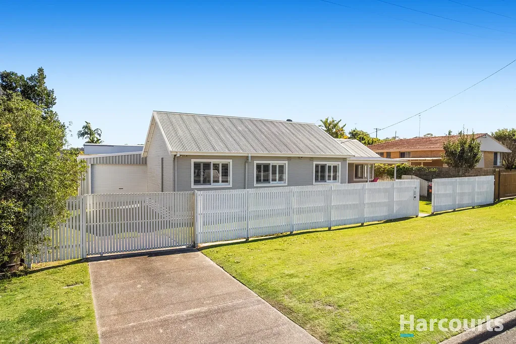 Gateshead 3 Bedroom Beautifully renovated for indoor/outdoor entertaining plus huge garage