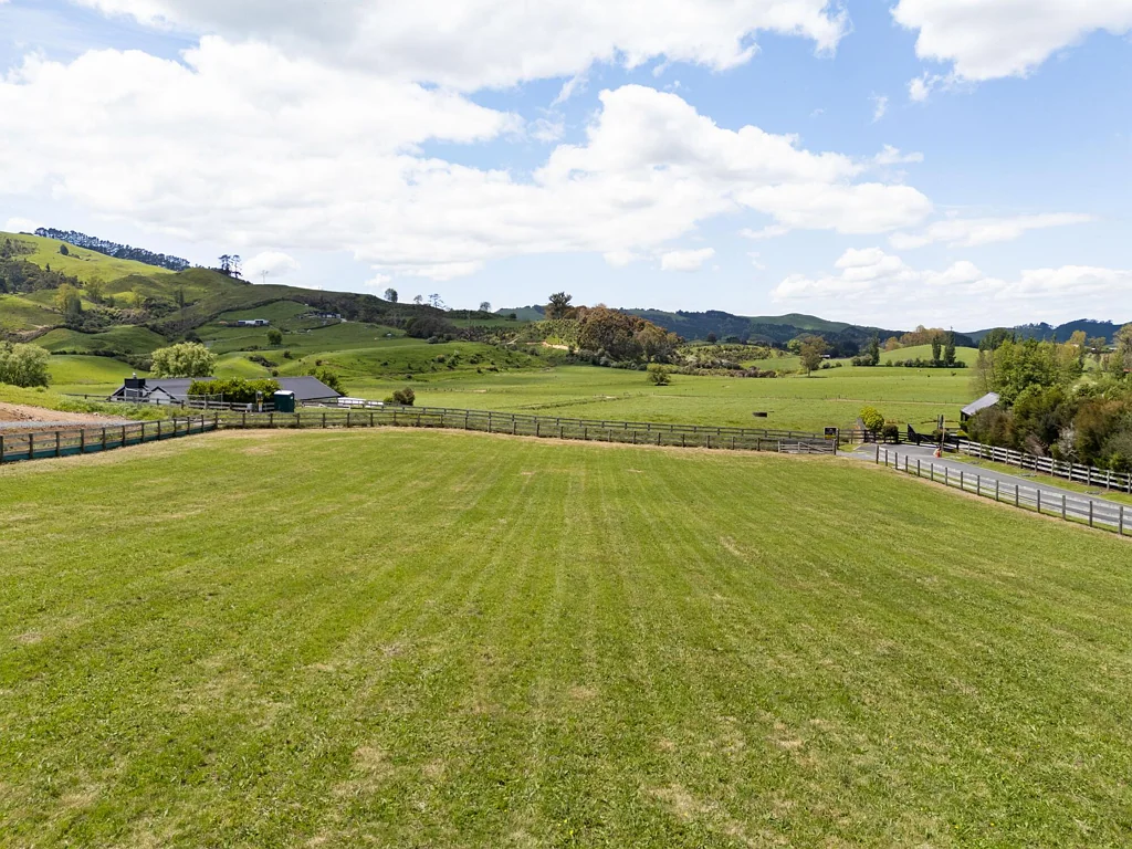 Cambridge Build in the Maungakawa Village!