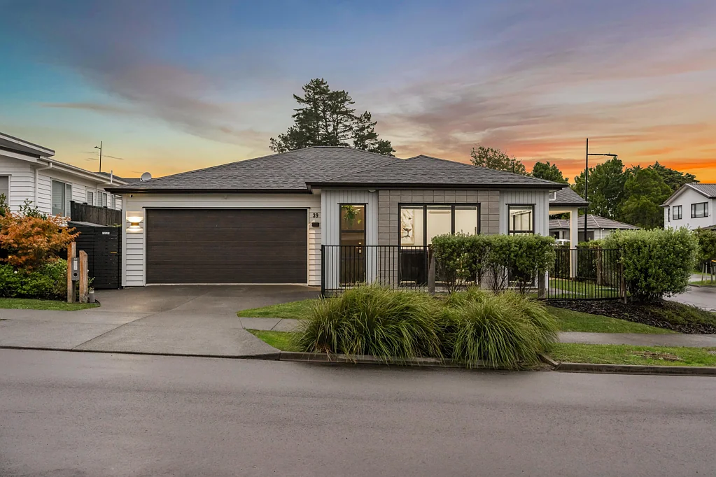 Kumeu 4ਬੈੱਡਰੂਮ Owner downsizing - Must Sell