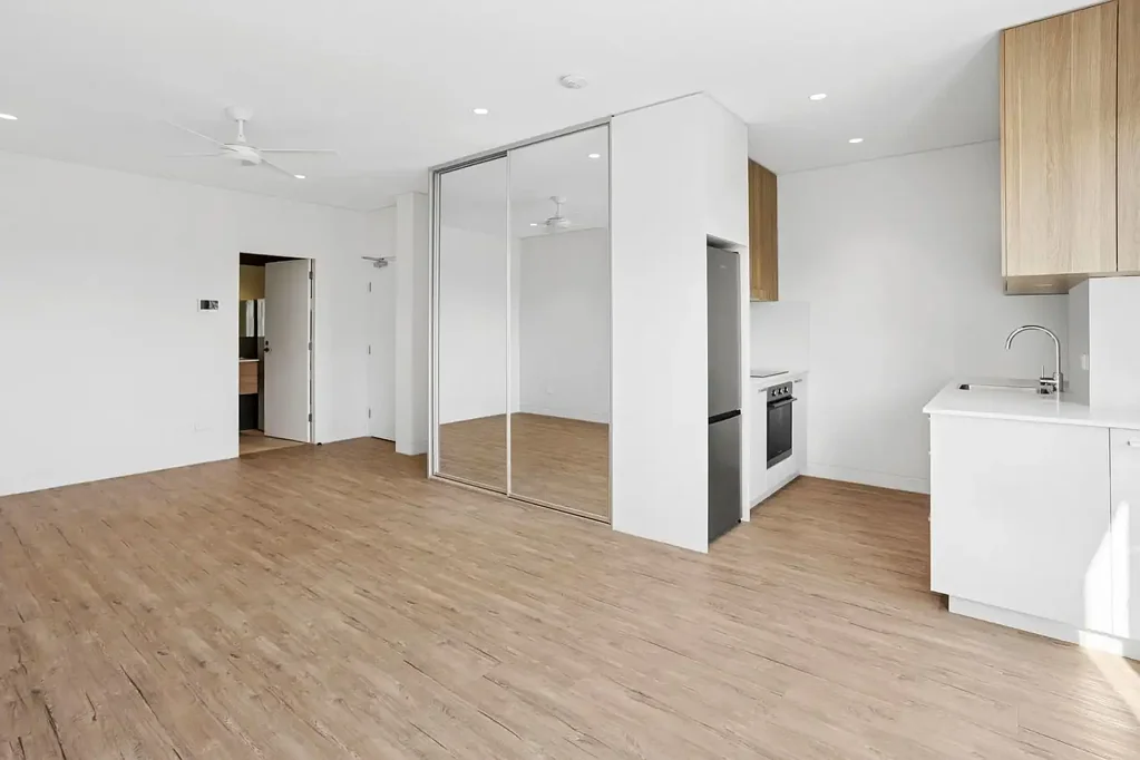 Contemporary Studio Retreats in Central Forestville