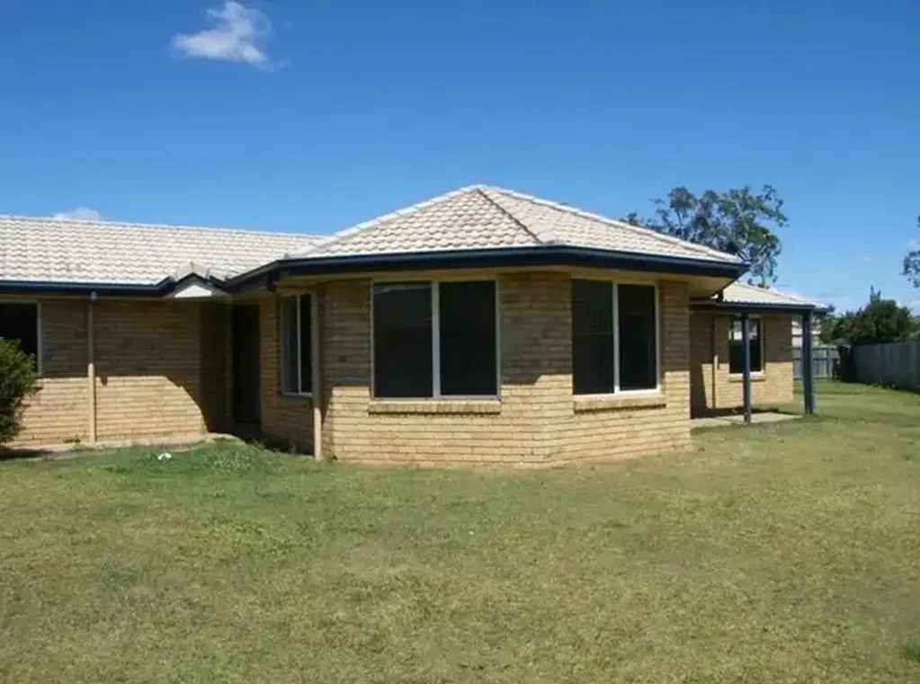 The perfect combination of Home, Yard and Shed in Convenient location