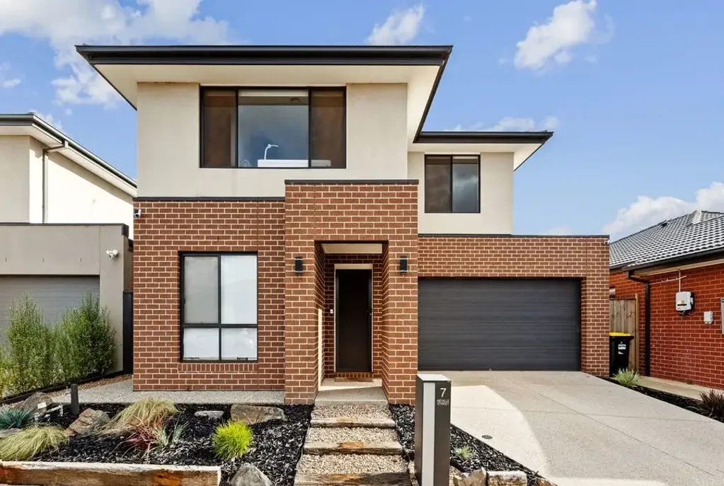 Family Home - Modern Comforts in Thornhill Park!!