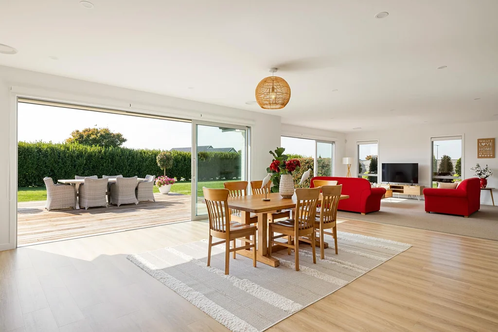 Cambridge 5房  The ultimate family home. Space, light, boat shed!