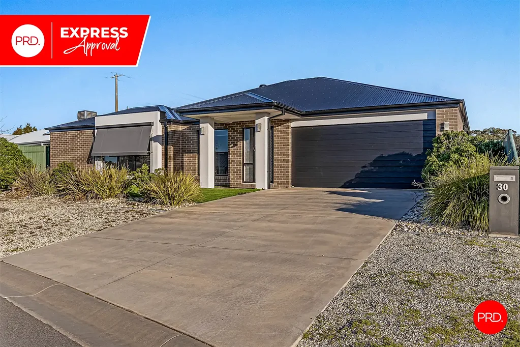 Modern, spacious, excellent location!