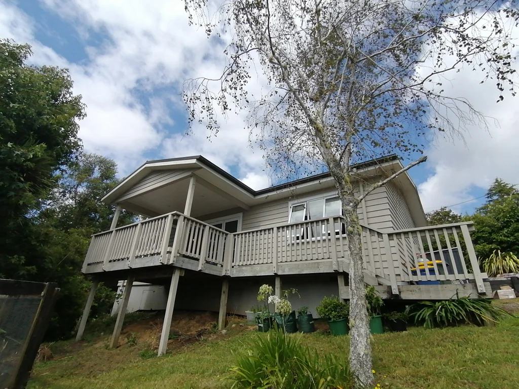 Well presented this lovely 2 bedrooms property