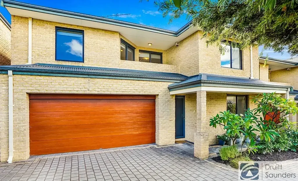 Fantastic townhouse!
HOME OPEN WEDNESDAY 13 MAY AT 10.30AM SHARP!