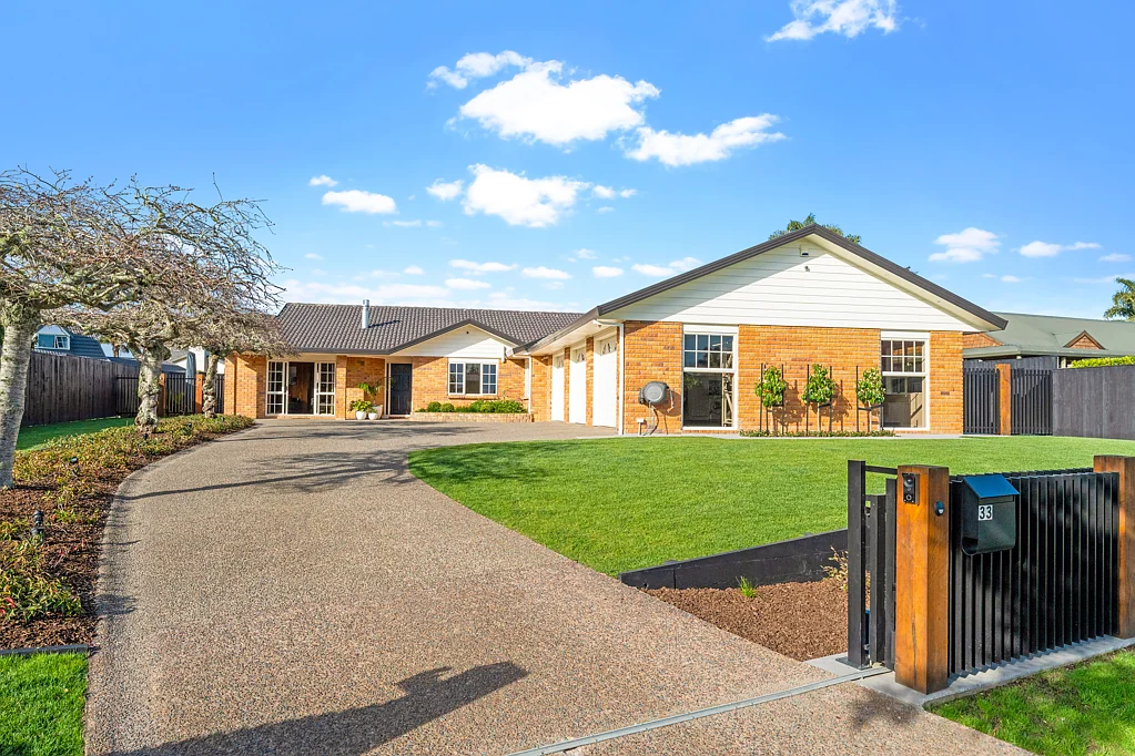 33 Sunny Crescent, Huapai, Rodney, Auckland