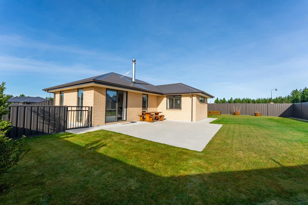 Twizel 3房  Modern living with mountain views