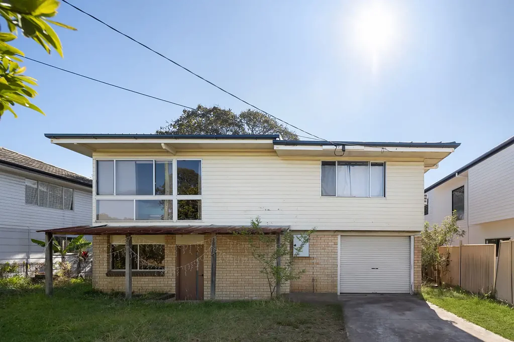 Bracken Ridge 5ਬੈੱਡਰੂਮ Spacious Five-Bedroom Home with Multiple Living Areas & Huge Potential