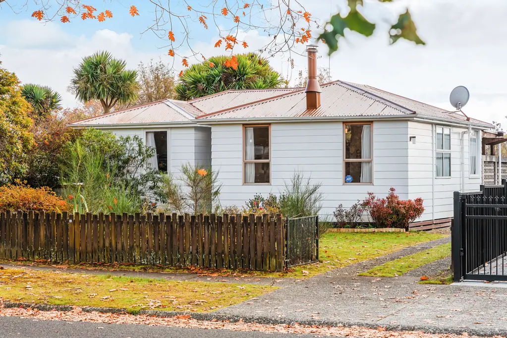 Turangi 3 Bedroom Fruit Trees, Family Comfort and a Great Location
