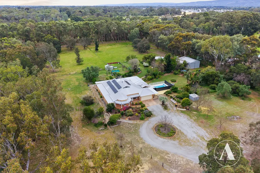 Oakford 5બેડરૂમ ROOM FOR ALL!! 5 ACRES OF LIFESTYLE PROPERTY!!