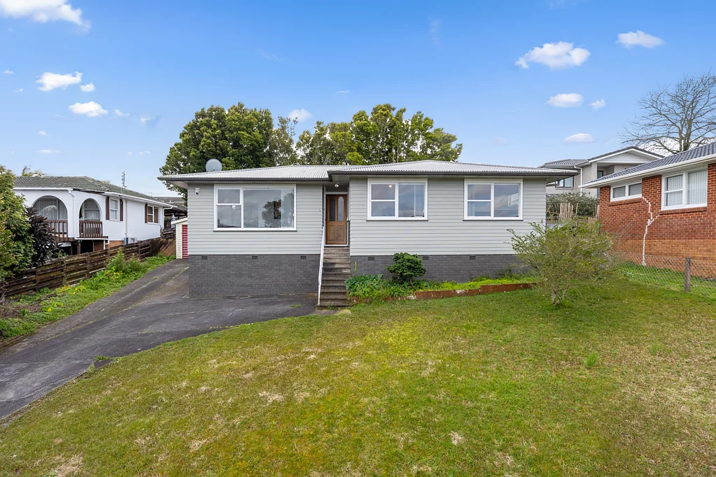 9 Grimshaw Place, Henderson, Waitakere City, Auckland