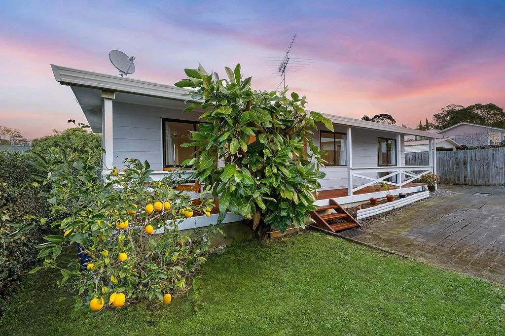 2/65 Weldene Avenue, Glenfield, North Shore City, Auckland