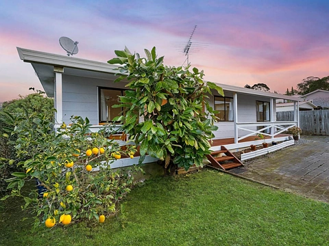 2/65 Weldene Avenue, Glenfield, North Shore City, Auckland