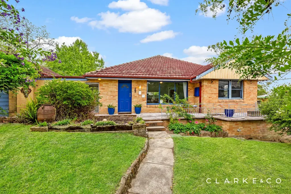 Seaham 3房  A RARE HALF ACRE OPPORTUNITY IN THE HEART OF SEAHAM!