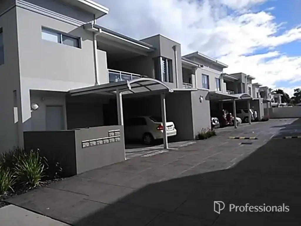 Beautiful First-Floor Apartment in Prime Location