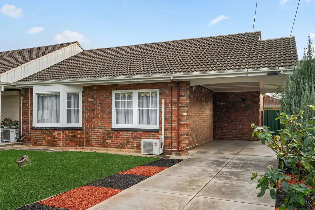 Plympton Park 2غرفة نوم Character Home with Everyday Convenience.