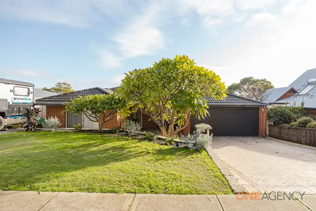 Wanneroo 4Kwarto STYLISH & SPACIOUS FAMILY LIVING.