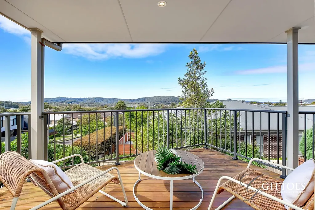 East Gosford 3ਬੈੱਡਰੂਮ Unique Split Level Design & Great Views