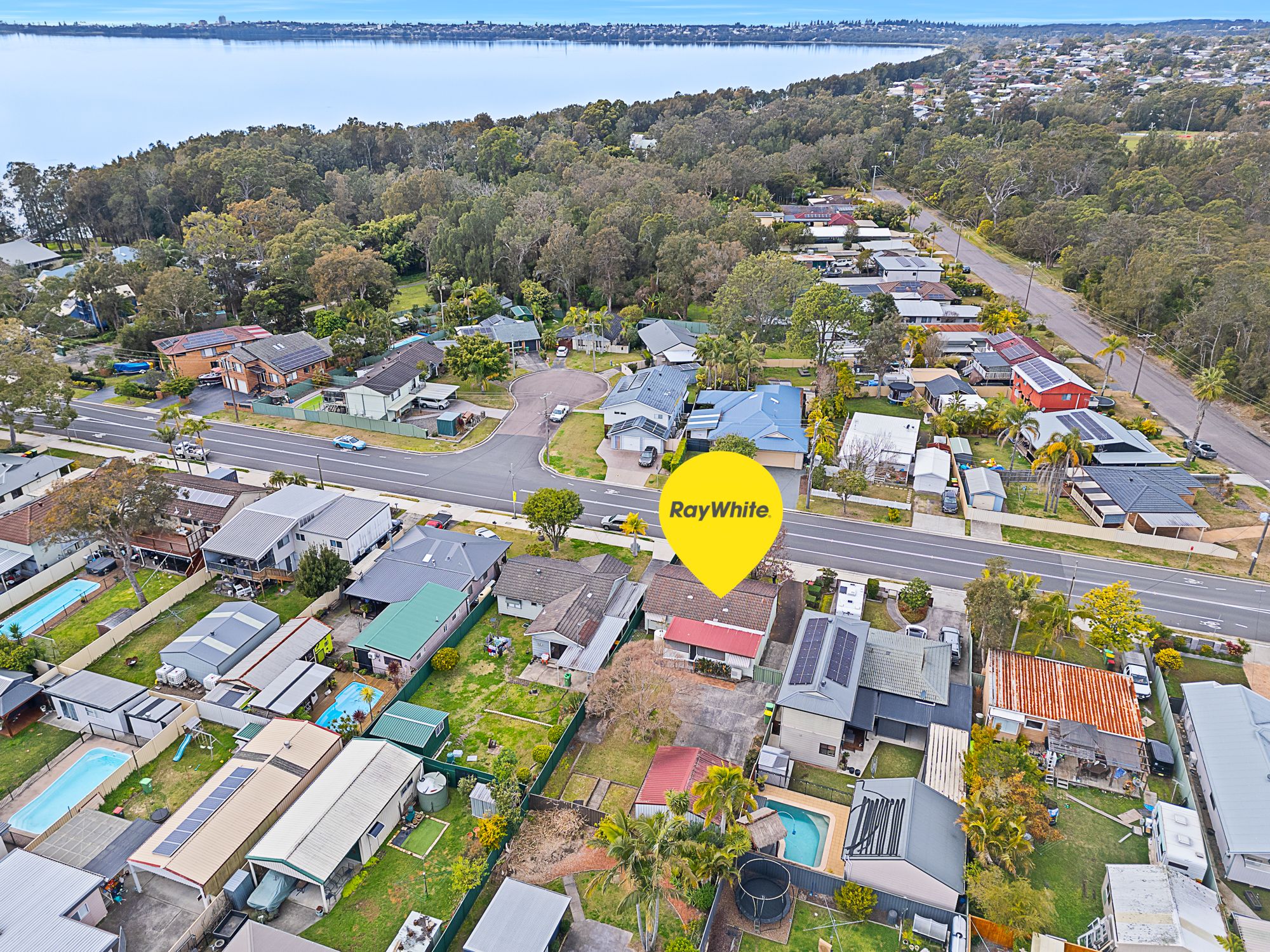 10 LAKEDGE AV, BERKELEY VALE NSW 2261, 0部屋, 0バスルーム, House