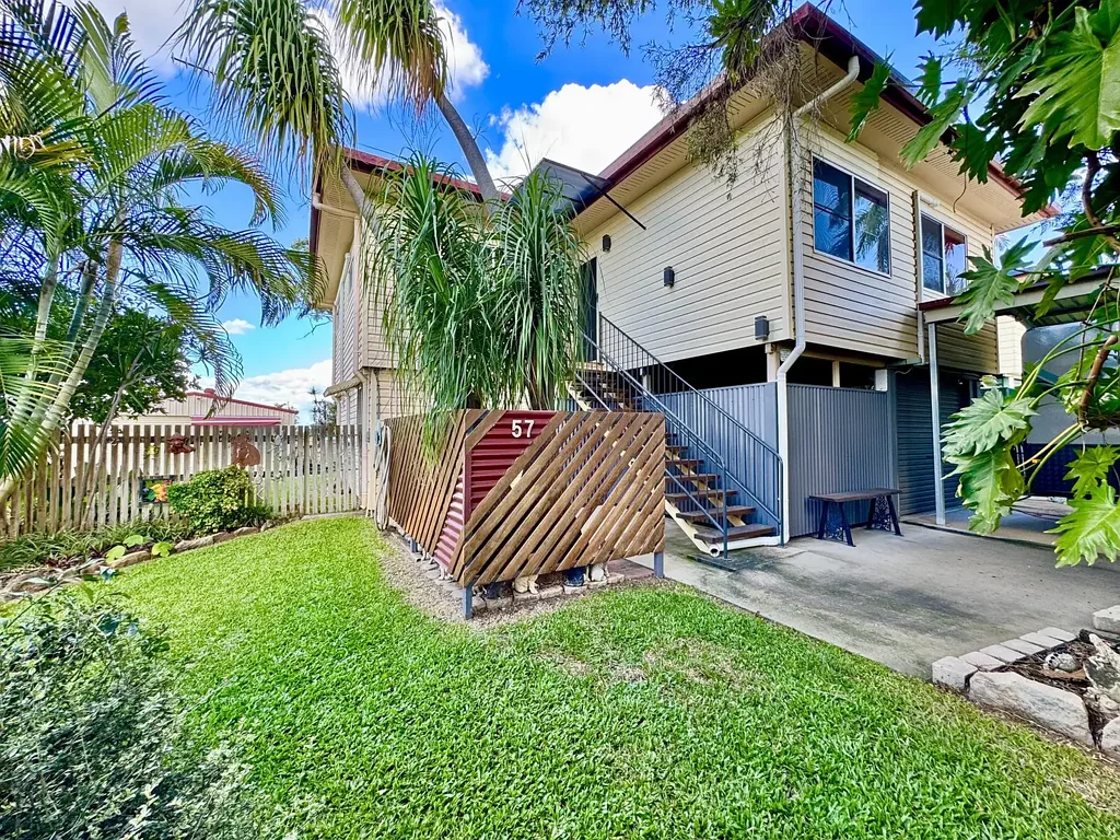 Moranbah 4房  IMMACULATE, MOVE-IN READY & PACKED WITH EXTRAS - SOLAR, SHED & CARAVAN SPACE!
