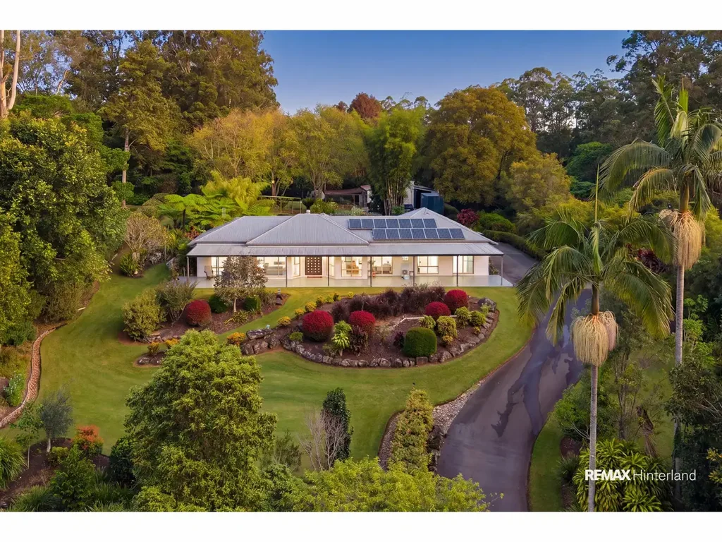North Maleny 4房  OPEN HOME SAT 12PM - 12:30 PM  :  A North Maleny Garden Retreat with Easy Single-Level Living Appeal !