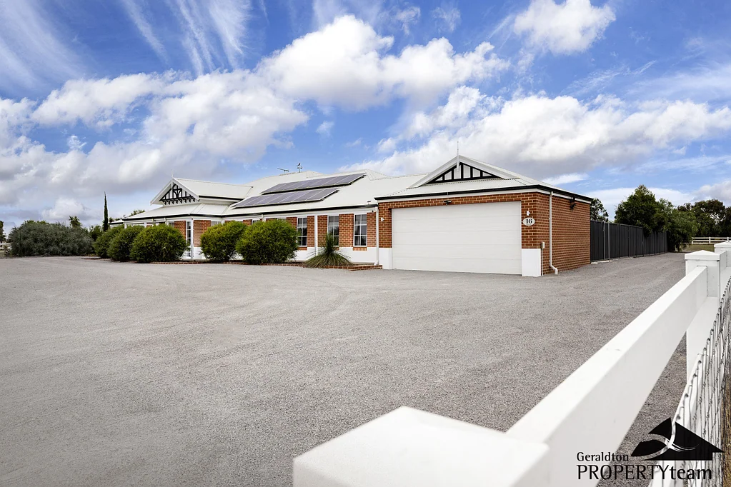 16 Dorset Drive, Deepdale, WA 6532