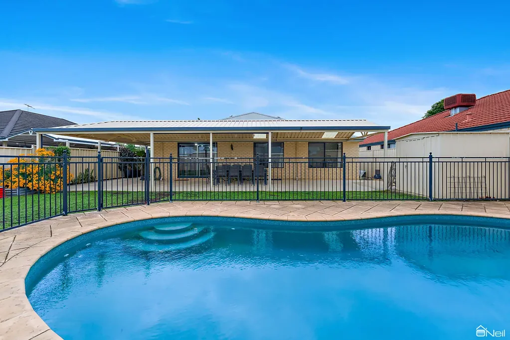 Seville Grove 4ห้องนอน 4x2 Family Living Plus AWESOME Outdoor Entertaining
