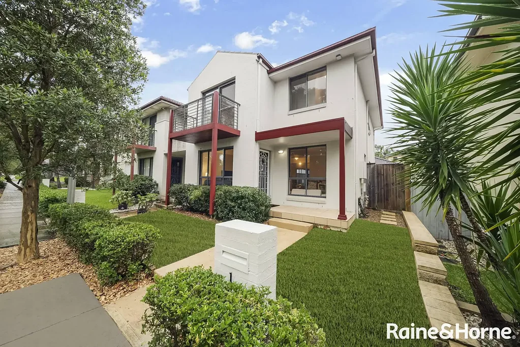 16 Glatton Rd, Glenfield, NSW 2167